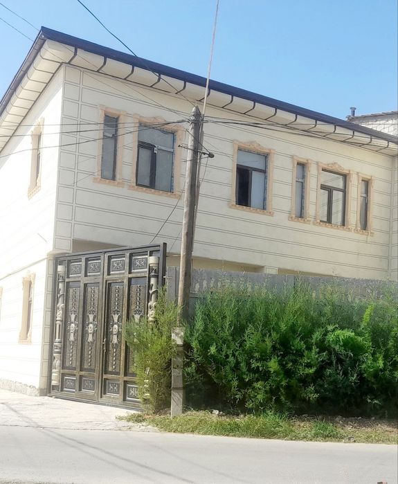 Катеж 2 этаж  1 10 кв  4 комната