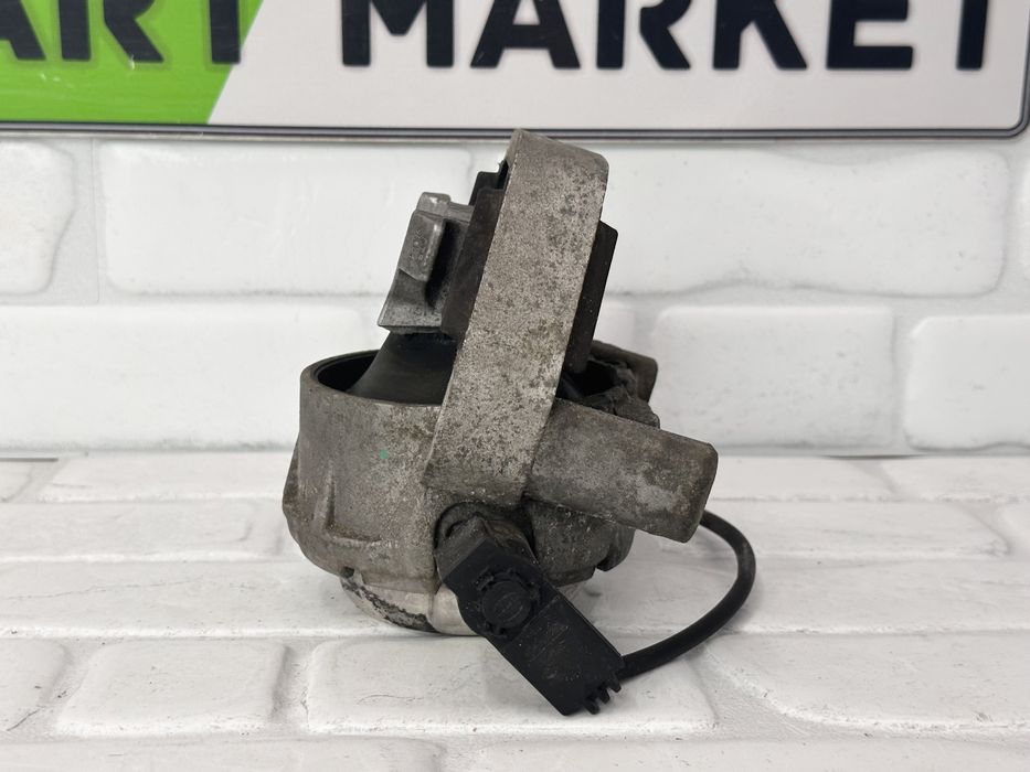 Десен тампон двигател AUDI A6 A7 4G 218 272 CRT 4G0199381LH