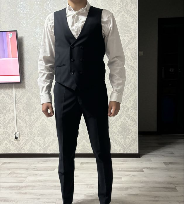 Костюм Тройка мужской. .