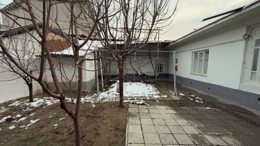 Uy sotiladi 3,45 sotiki suv, gaz, kanalizatsiya bor