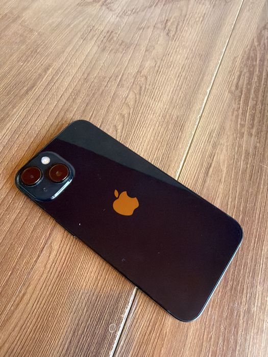 Продам Айфон 14 с коробкой