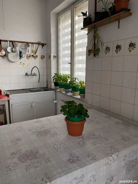 Apartament de vanzare - etajul unei case