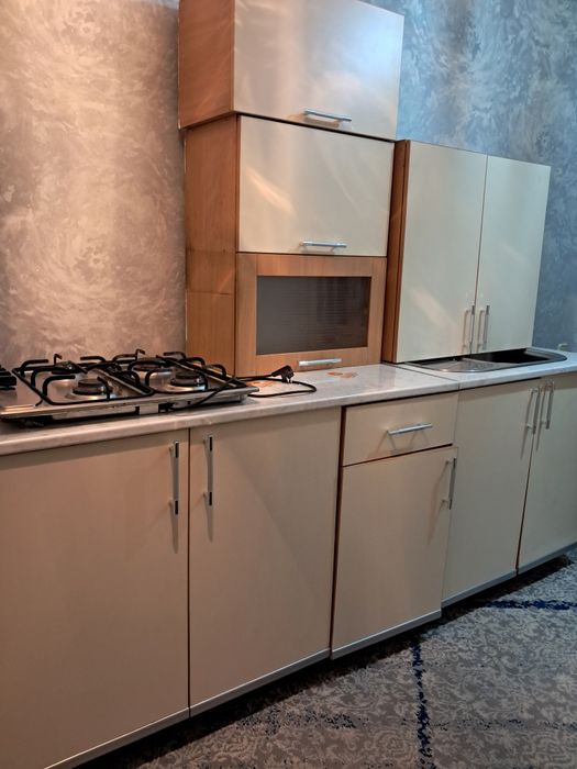 Кухонный гарнитур продам