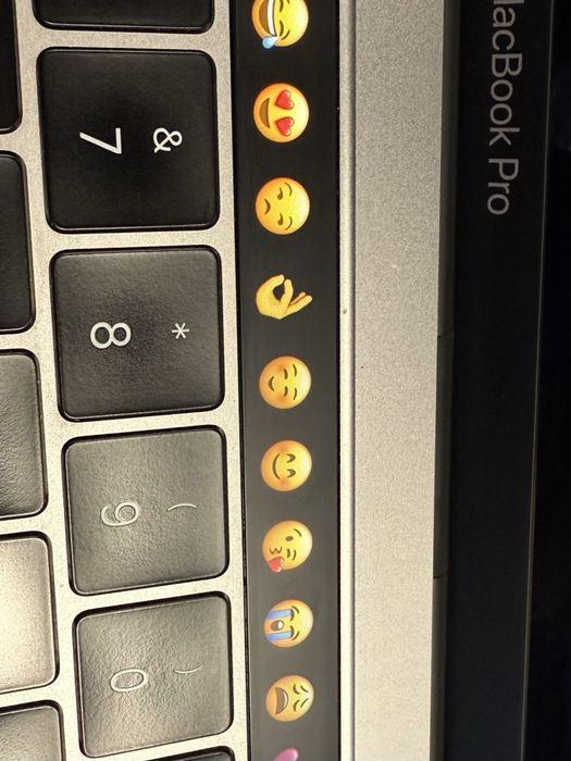 MacBook Pro 13-inch, 2019, Retina IRIS Plus, Touch Bar - Перфектен