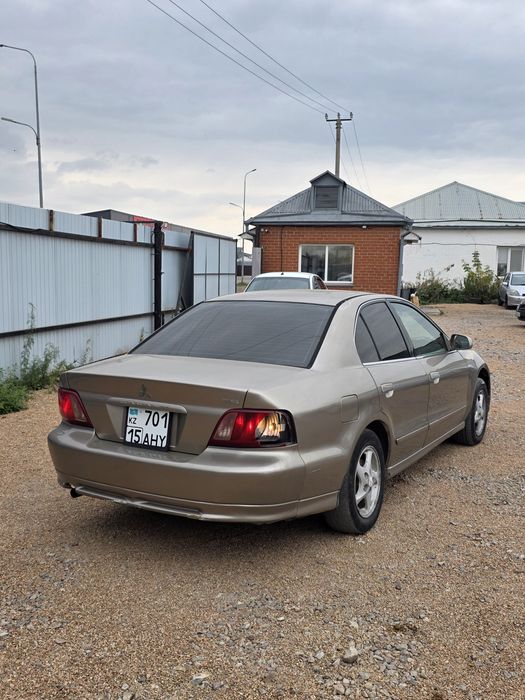 Mitsubishi Galant