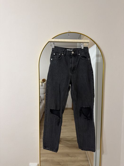 Няколко чифта дънки Levis, Pull&Bear, Stradivarius, Bershka