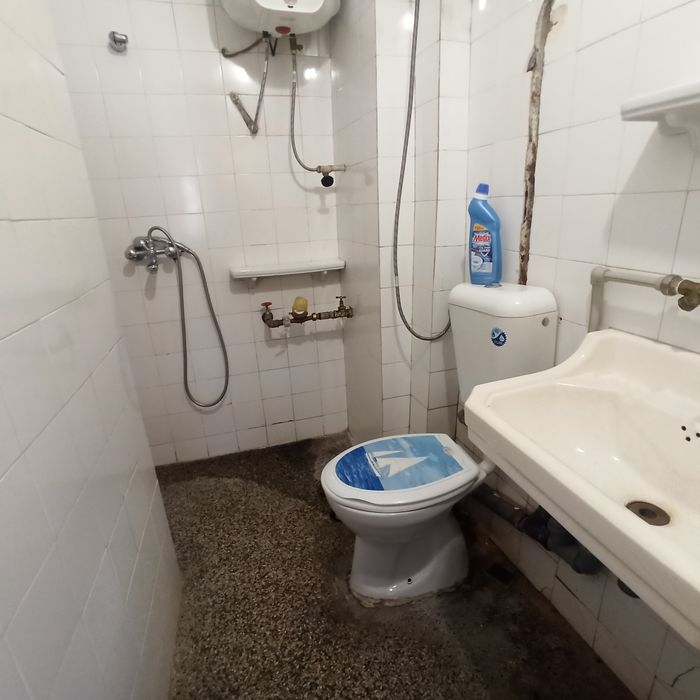 Дава се под наем Тристаен апартамент в Казанлък - 98 кв.м за 204 € - Снимка #6