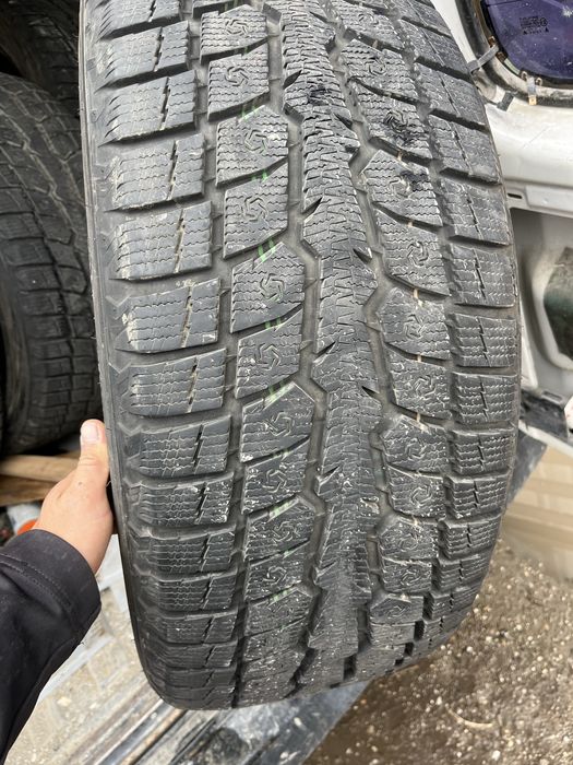 Продавам зимни гуми 285/45/R22