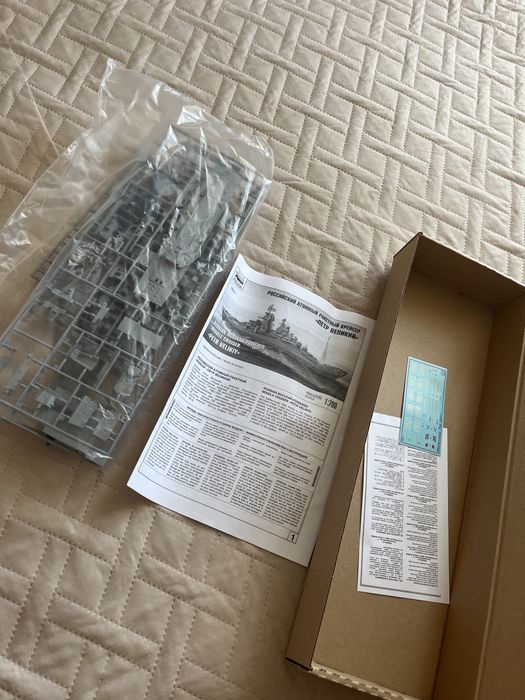 Модель для сборки крейсер Петр Великий