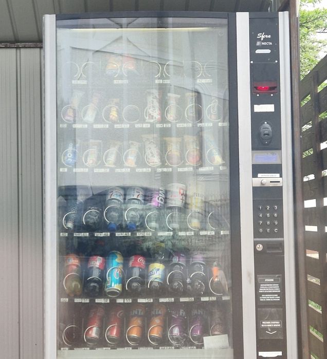 Autonomat snack uri Necta Sfera