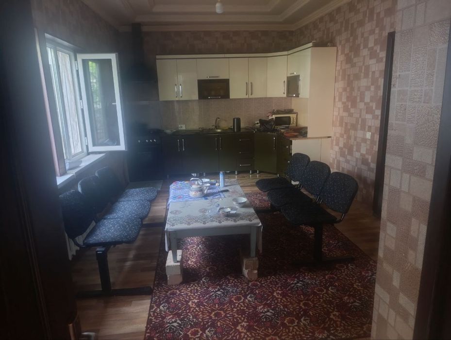 Kvartira bor 1 kishi kerak