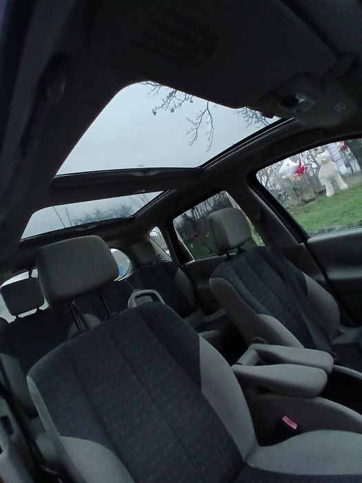 Vând renault megane