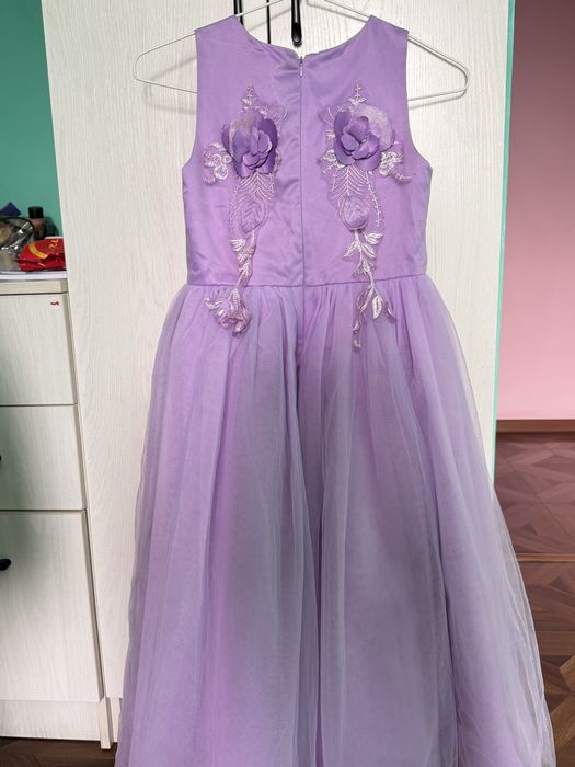 Вечернее, пышное платье для девочек 7-8лет