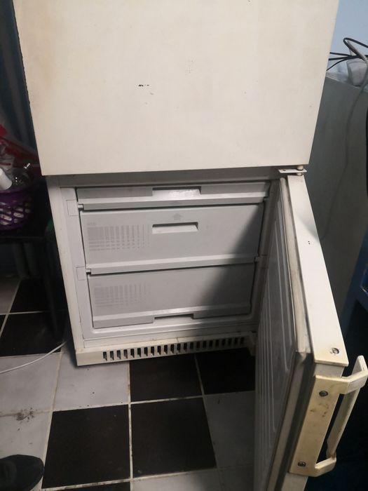 Хладилник с фризер - Snaige