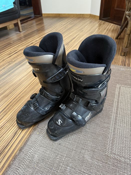 Vând clăpari Salomon 260mm 39 40 și schiuri Fischer 141 si 175 cm