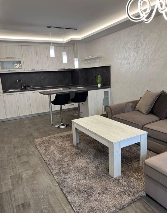 Дава се под наем Двустаен апартамент в Пловдив, Кършияка - 70 кв.м за 500 € - Снимка #1