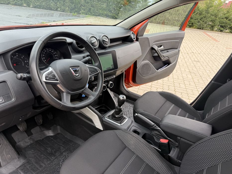 Dacia Duster 1.3 benzina 130 co camera jenti navi