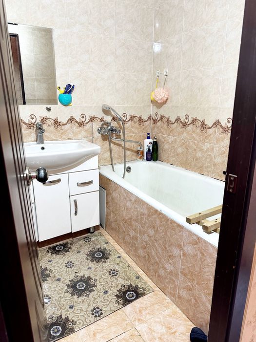 Sheriklika kvartira 3 honali 4qiz kerak Oqiydigan, ishlidigan Sergeli