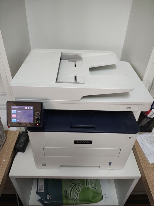Vand imprimanta Xerox wifi  model B235