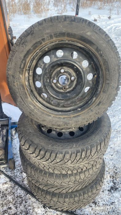 Комплект колес с оригинальными колопаками HYUNDAI