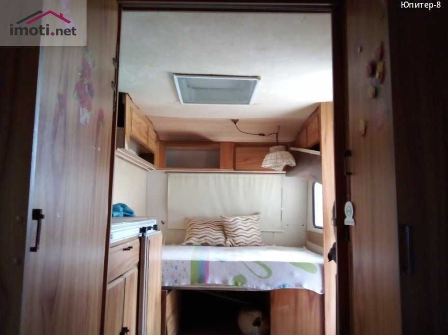 Продава каравана в Кариани, на 100 м. от брега- 8000 евро