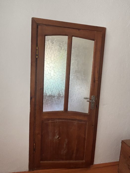Продам 3 деревянные двери, б/у