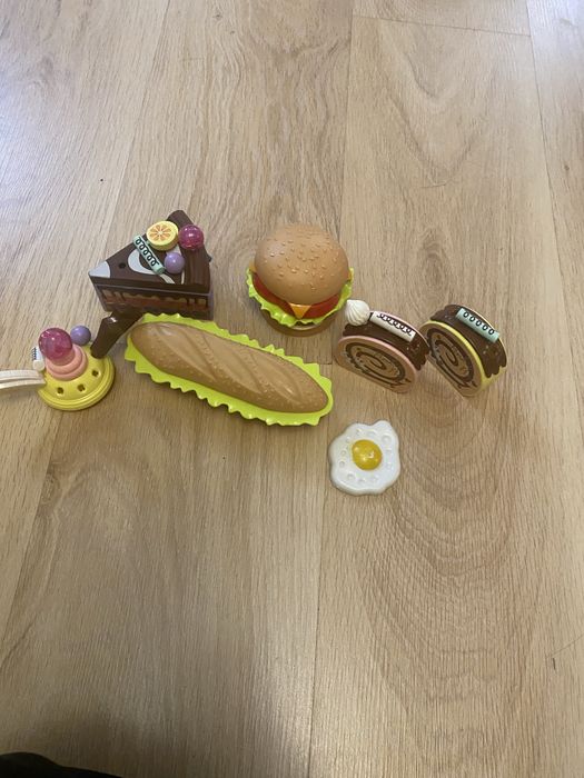 Набор игрушечной еды