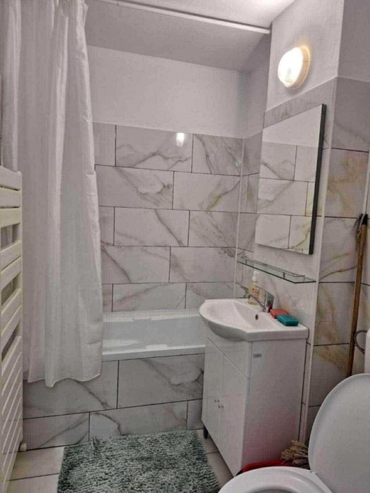 Inchiriez apartament cu două camere