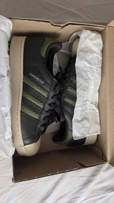 Adidas Superstar 42.5 noi in cutie din piele *nike*puma*hooka*reebok*fila