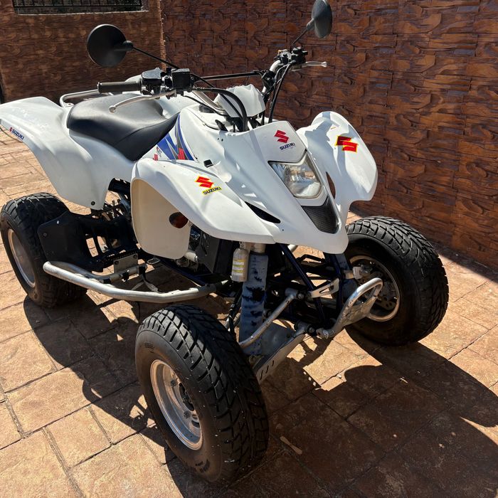 se Vinde Suzuki Ltz 400