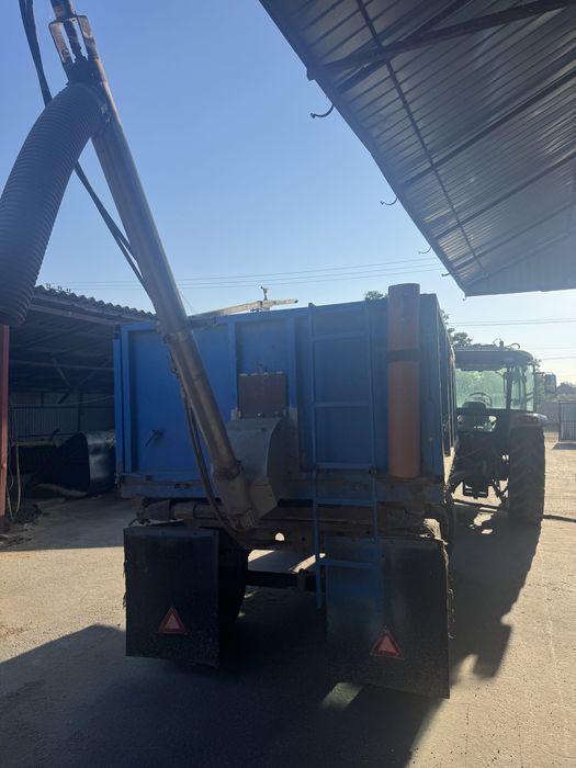 Remorca basculabila cu snec