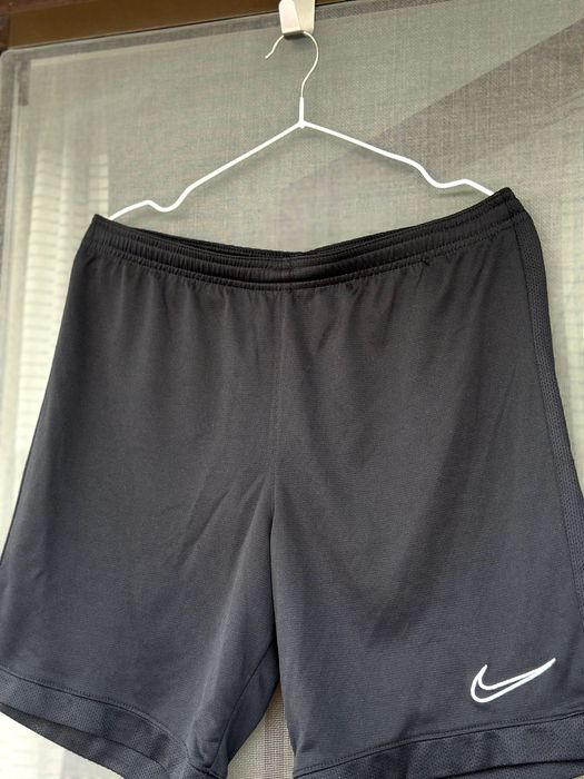 Мъжки къси панталони Nike Dri-FIT - размер М, Отлично състояние