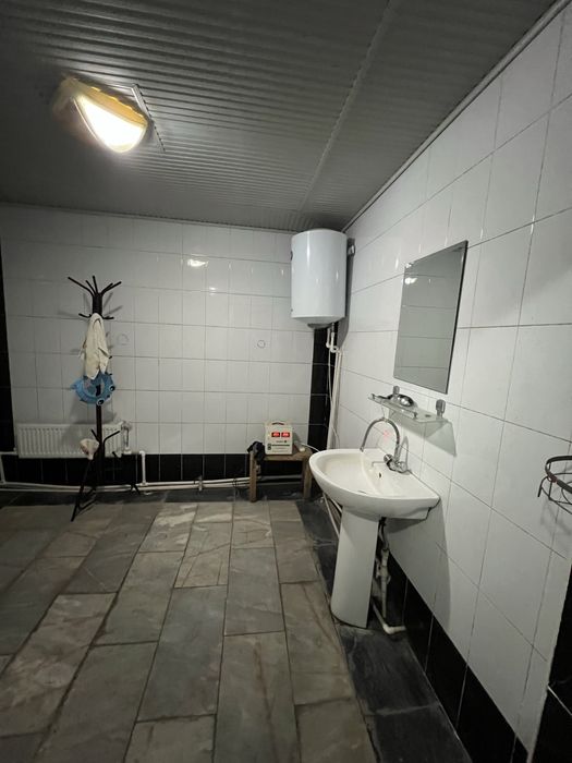 Yangihayot chortoq mahallada 3xona uy ijaraga beriladi