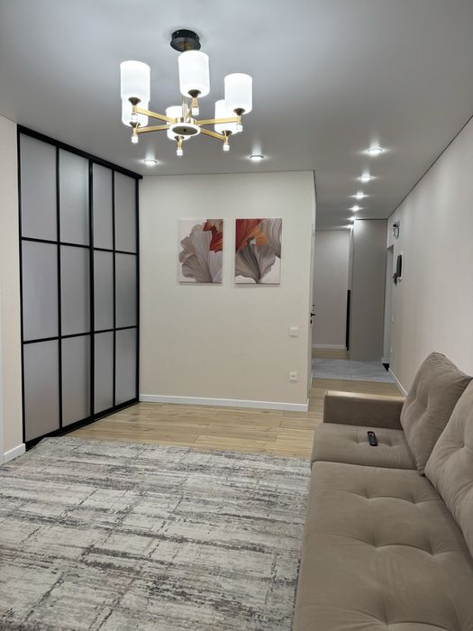 Продам ковер в гостиную