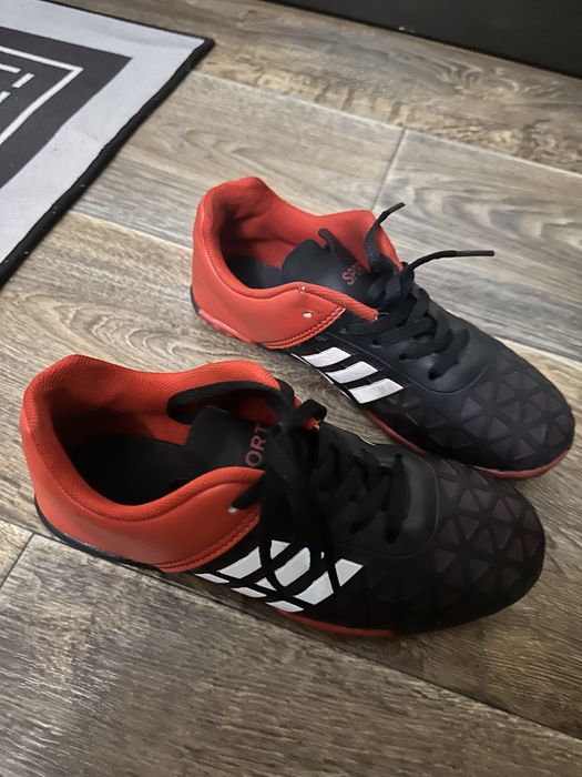 Футбольные бутсы