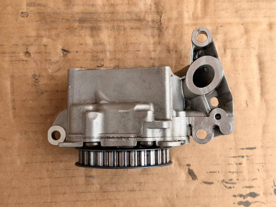 Pompă Ulei VW 2.0TDI 05L 115 103 F