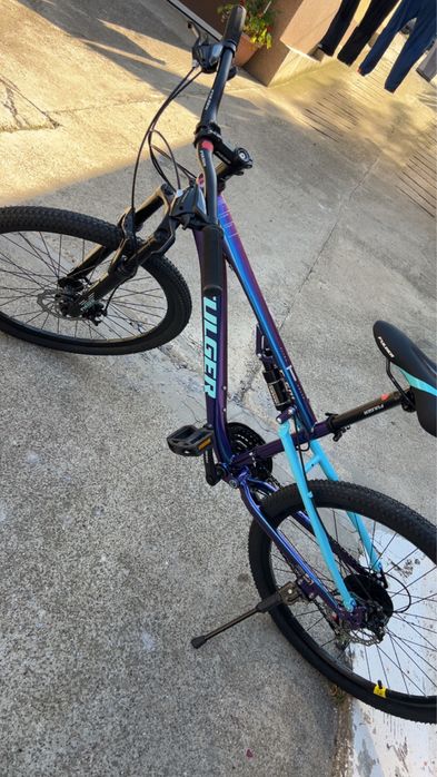 Vand bicicleta fulger in stare foarte buna de utilizare