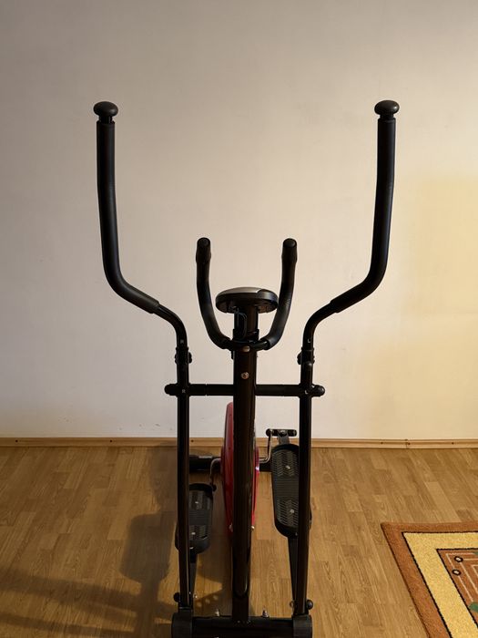 Aparat fitness eliptic DHS – stare foarte bună