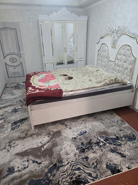 Mirobod tumani Oybek metro bekati yaqinida kivartera bor sirochna