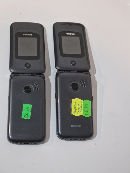Telefon cu dublu display, special pentru Seniori.