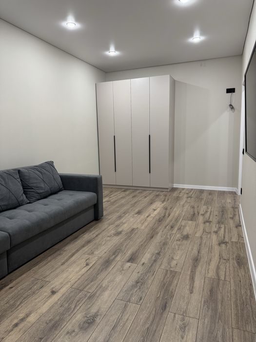 С 14 апреля  сдается 1 ком. квартира