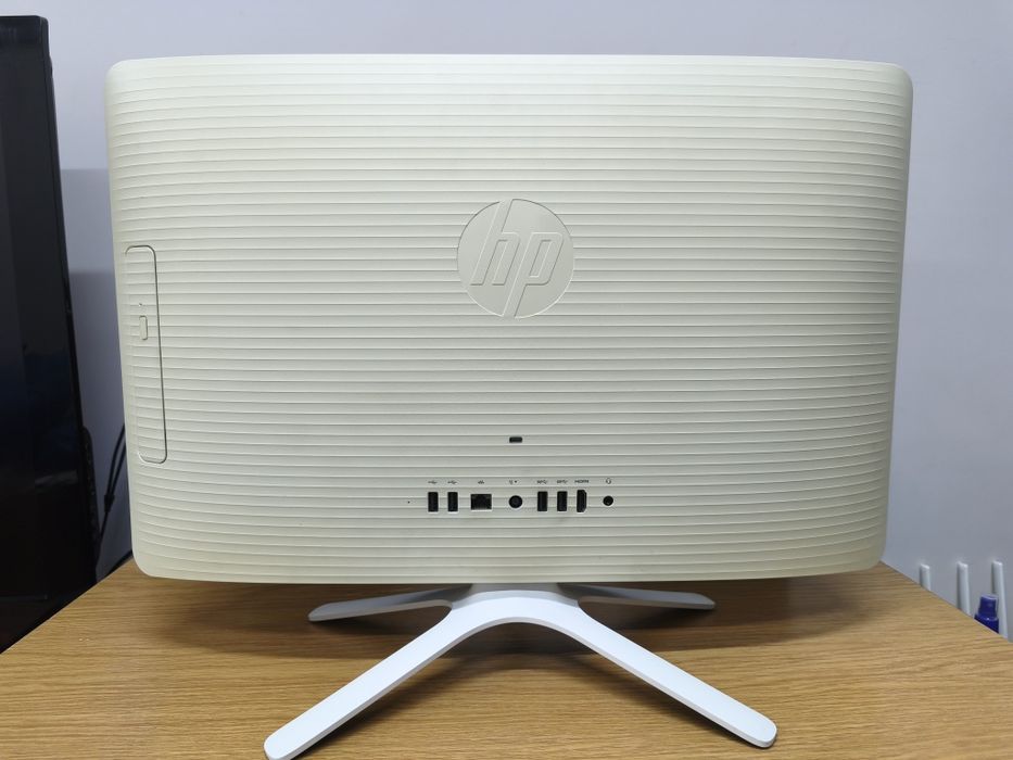 Моноблок HP Core i3 gen 7