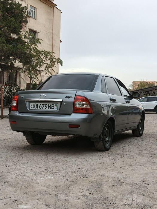 Лада приора сотилади