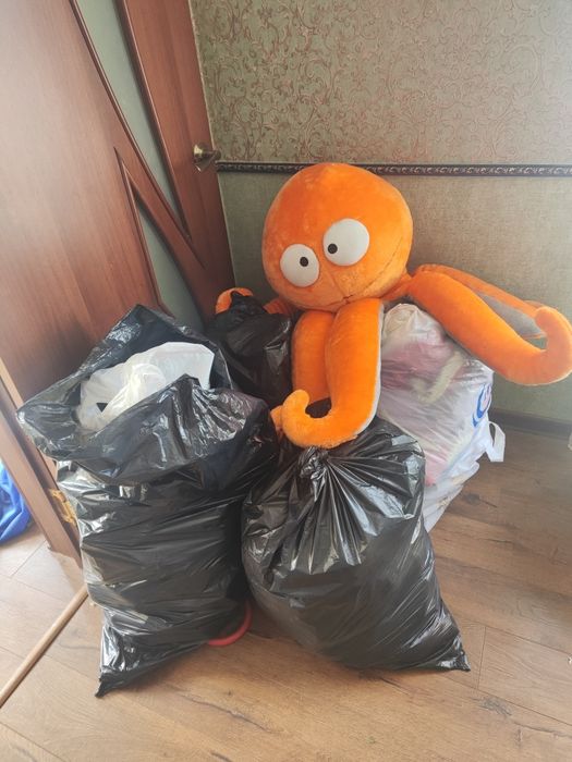 Отдам вещи игрушки