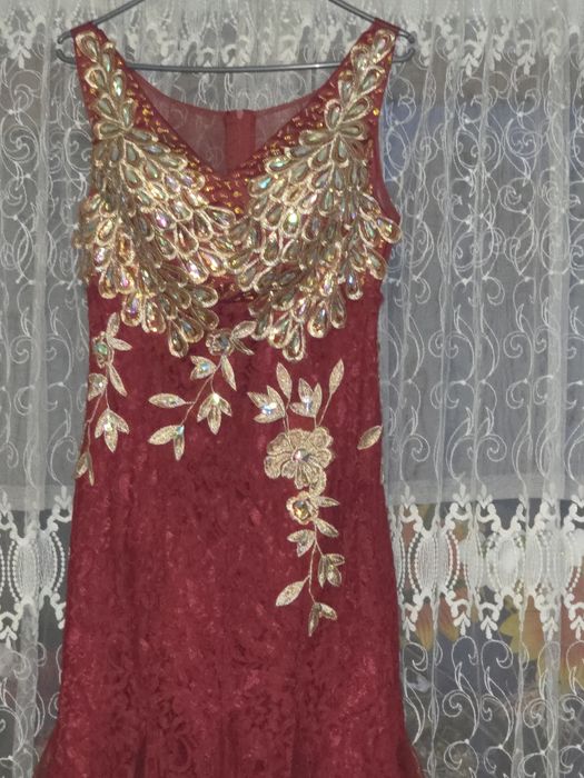 Rochie culoarea vișiniu,