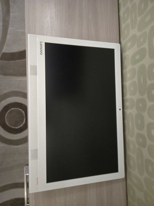 Lenovo IdeaCentre AIO 300-23ISU