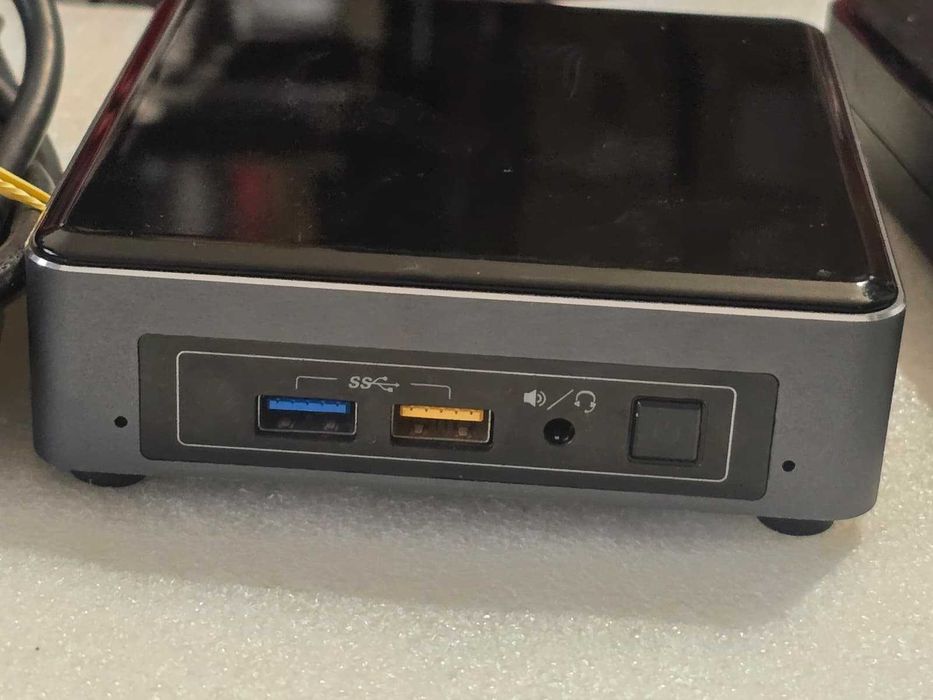 Mini PC Intel NUC 7i3BNK, i3 Gen 7, 4GB RAM, Fără SSD WI-Fi, Bluetooth