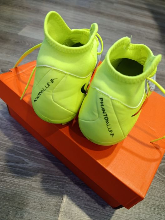 Nike Phantom Luna || Academy