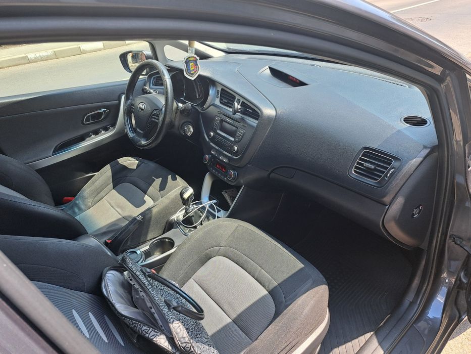 Kia ceed 1.6 diesel pe lanț.