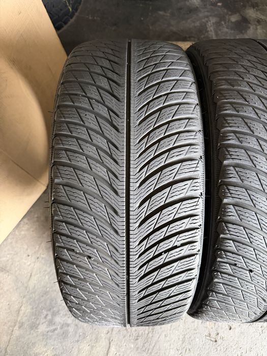 4 anvelope iarna 235/40/19 , 96 W , Michelin , 5.5-6.5 mm !
